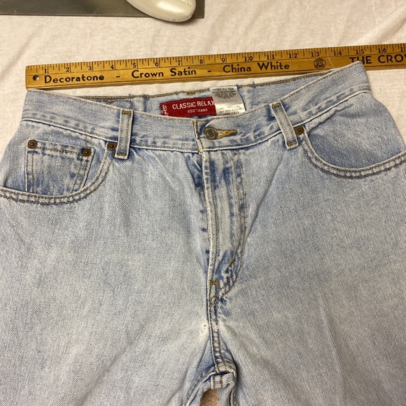 Levi’s Classic Relaxed 550 medium to high rise 10 - Picture 15 of 16
